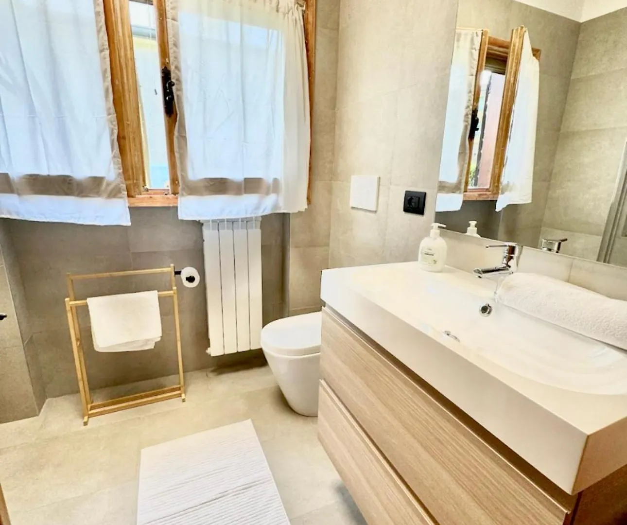 Holiday home Casa Degli Albicocchi - Near Venice - Whole House With Garden And Free Prkg Spinea Italy